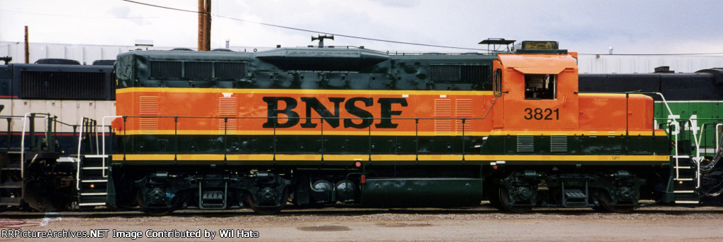 BNSF GP7u 3821